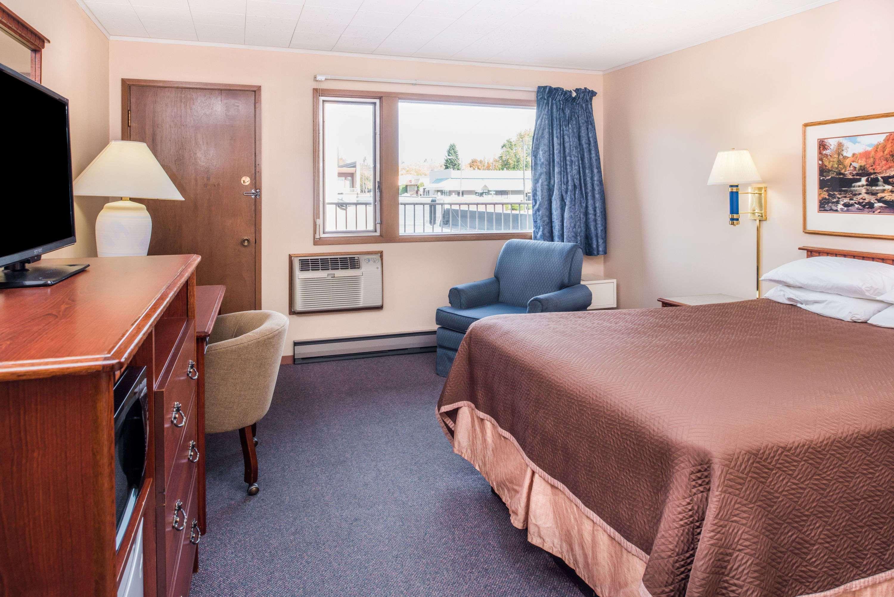 Travelodge By Wyndham Kalispell Exterior photo