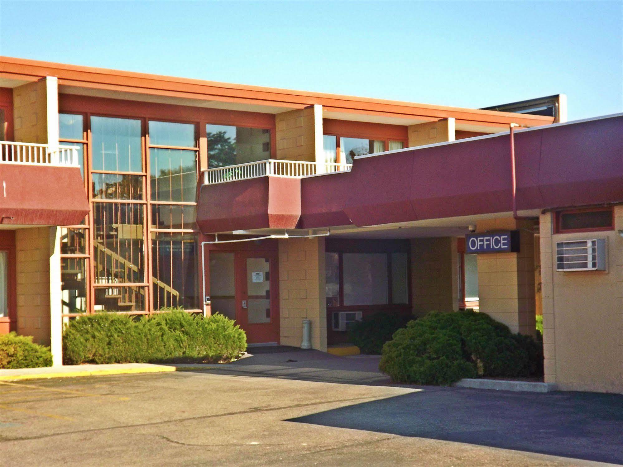 Travelodge By Wyndham Kalispell Exterior photo