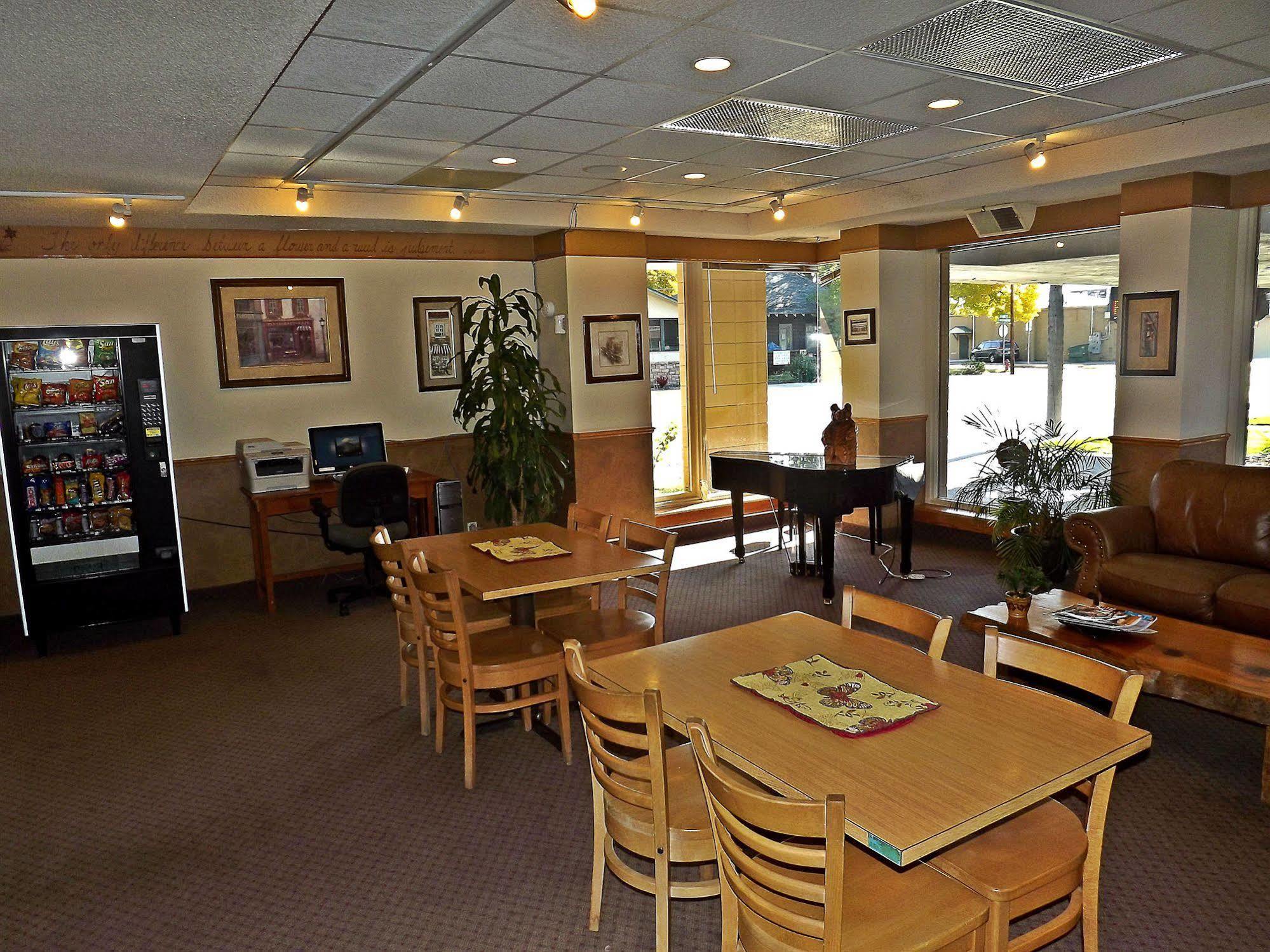 Travelodge By Wyndham Kalispell Exterior photo