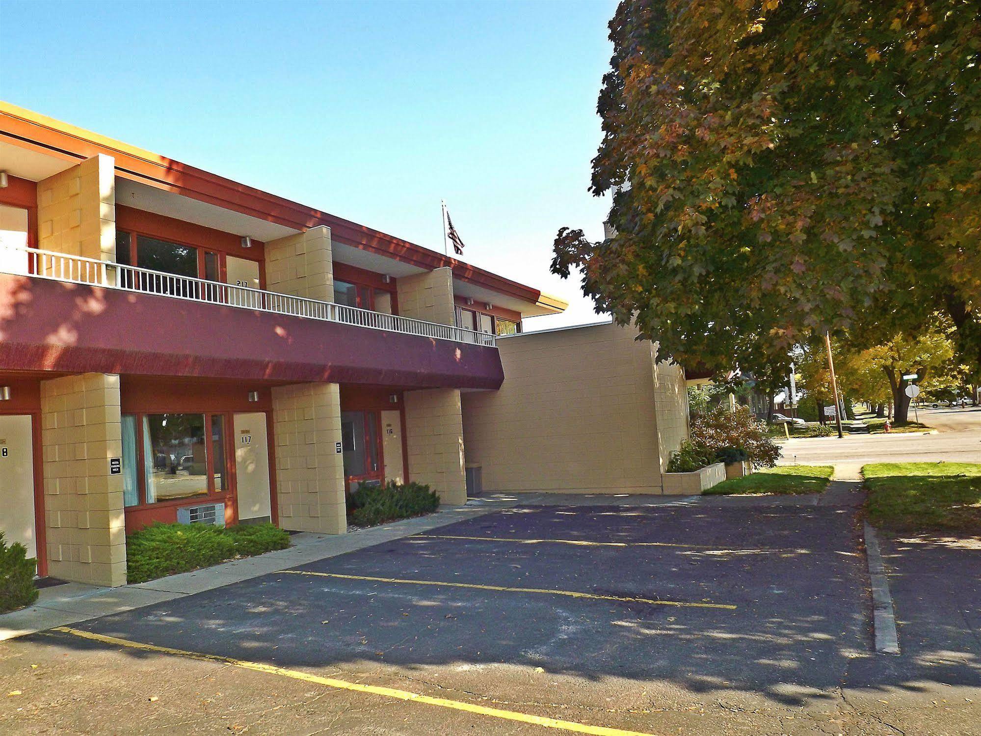 Travelodge By Wyndham Kalispell Exterior photo